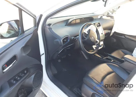 2018 Toyota Prius Three Touring z USA, uszkodzony, nr VIN JTDKARFU5J3058321